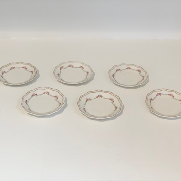 Mini antique, floral china plates - Picture 2 of 6